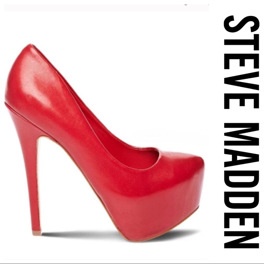 NWT Steve Madden Dejavu Pumps 👠